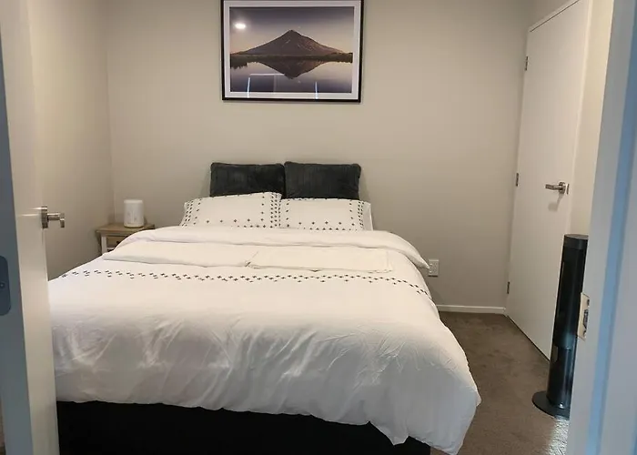 Serene 5-Bedroom Papakura Home